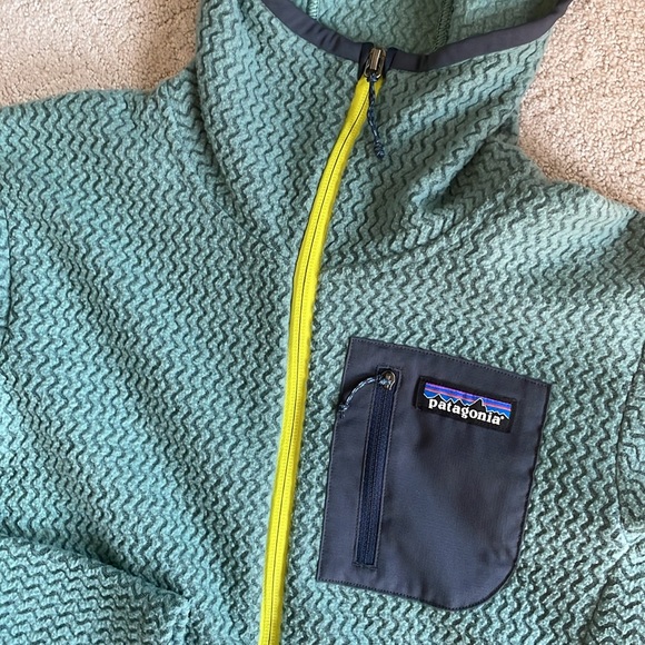 Women’s Patagonia Hoodie - Picture 2 of 8